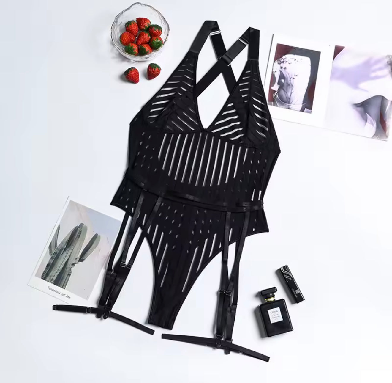 Body „Midnight Lines” – Zmysłowe Czarnie Prążki z Paskami