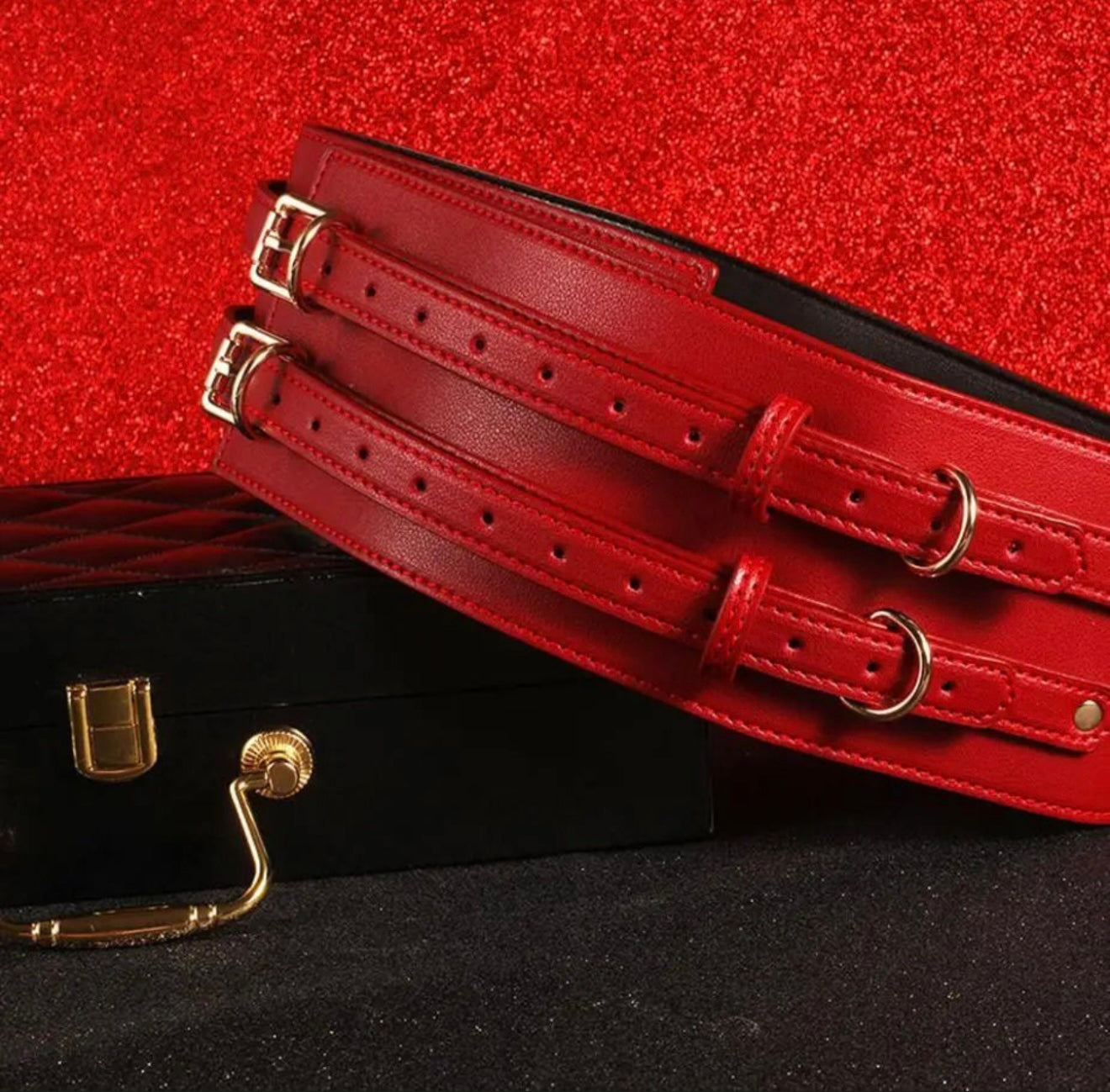 Zestaw BDSM 7-częściowy ze skóry – Czerwony + WALIZKA