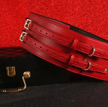 Zestaw BDSM 7-częściowy ze skóry – Czerwony + WALIZKA