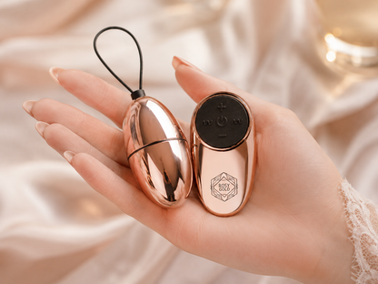 Rosy Gold – Eleganckie wibrujące jajko z pilotem